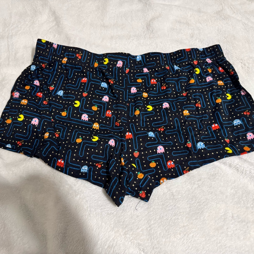 Pac-Man Themed shorts juniors size 16/18